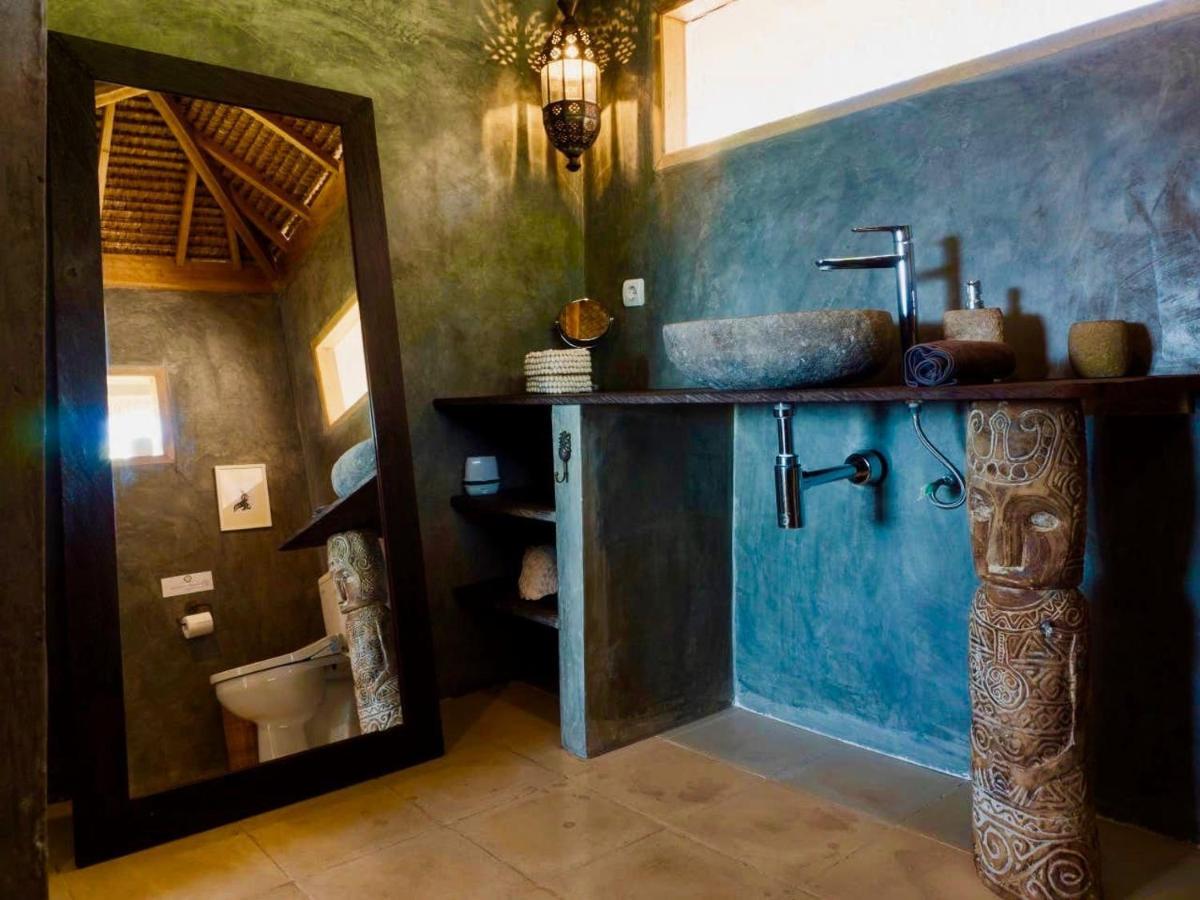 Serenity Luxurious Beachfront Villa & Spa With Private Infinity Pool, 8 Guests Gili Air Exterior photo